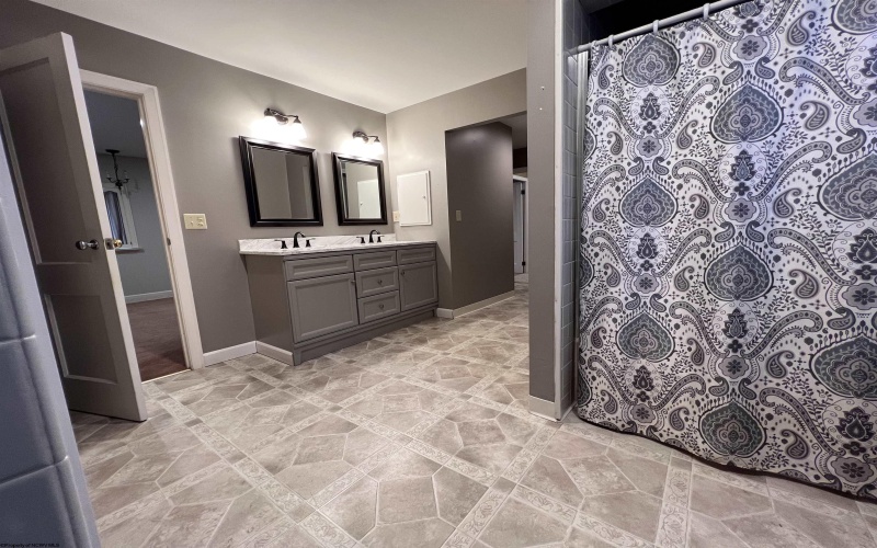 3329 Collins Ferry Road, Morgantown, West Virginia 26505, 4 Bedrooms Bedrooms, 11 Rooms Rooms,4 BathroomsBathrooms,Residential Rentals,For Rent,Collins Ferry,10164417