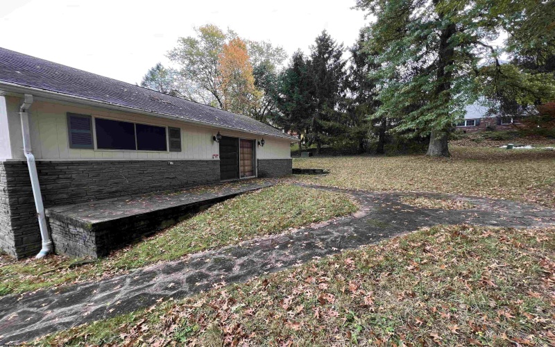 3329 Collins Ferry Road, Morgantown, West Virginia 26505, 4 Bedrooms Bedrooms, 11 Rooms Rooms,4 BathroomsBathrooms,Residential Rentals,For Rent,Collins Ferry,10164417