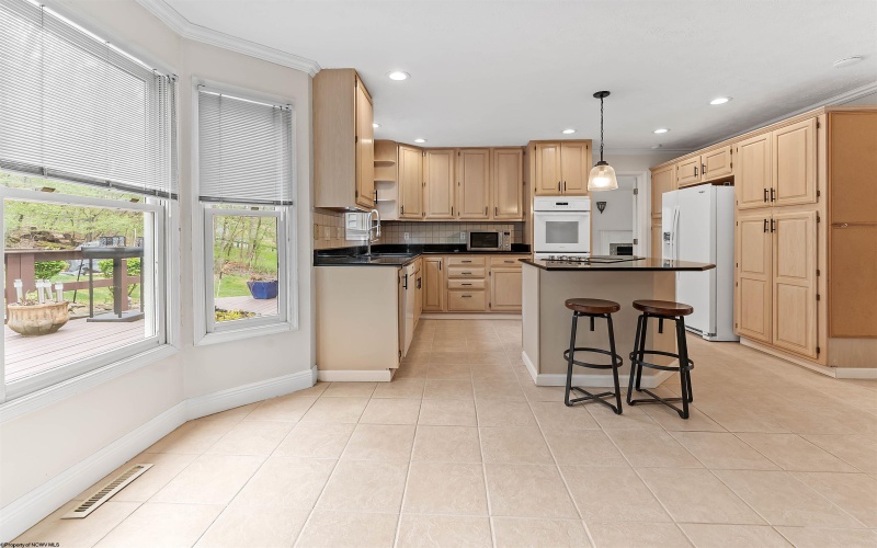 4673 Shadyside Lane, Morgantown, West Virginia 26508, 5 Bedrooms Bedrooms, 10 Rooms Rooms,4 BathroomsBathrooms,Residential Rentals,For Rent,Shadyside,10164421