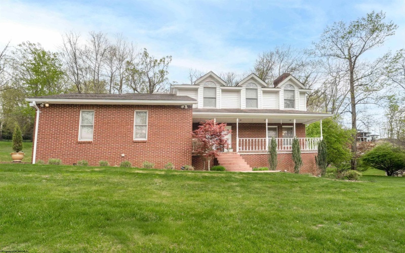 4673 Shadyside Lane, Morgantown, West Virginia 26508, 5 Bedrooms Bedrooms, 10 Rooms Rooms,4 BathroomsBathrooms,Residential Rentals,For Rent,Shadyside,10164421