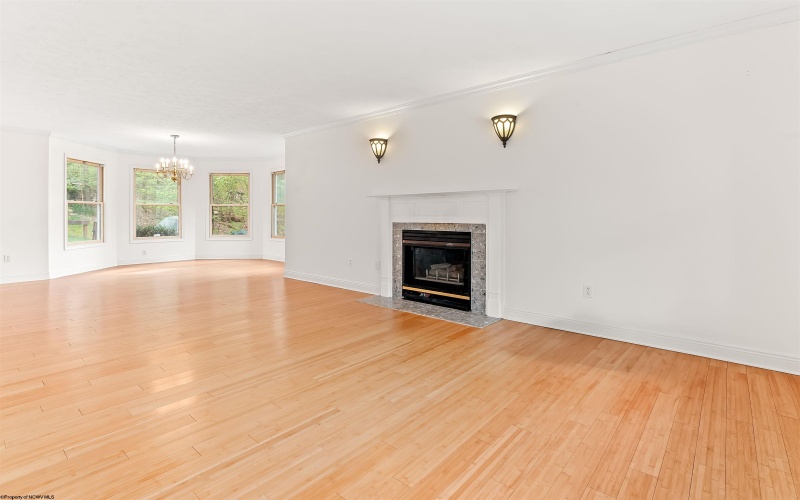 4673 Shadyside Lane, Morgantown, West Virginia 26508, 5 Bedrooms Bedrooms, 10 Rooms Rooms,4 BathroomsBathrooms,Residential Rentals,For Rent,Shadyside,10164421