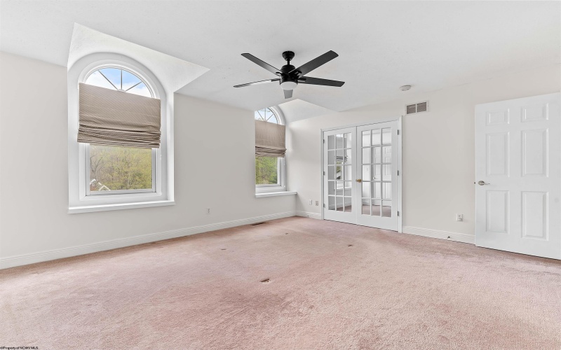 4673 Shadyside Lane, Morgantown, West Virginia 26508, 5 Bedrooms Bedrooms, 10 Rooms Rooms,4 BathroomsBathrooms,Residential Rentals,For Rent,Shadyside,10164421