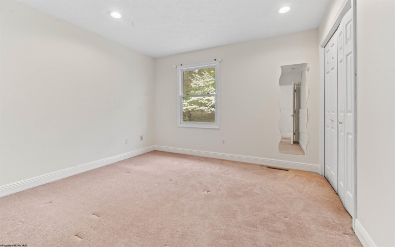 4673 Shadyside Lane, Morgantown, West Virginia 26508, 5 Bedrooms Bedrooms, 10 Rooms Rooms,4 BathroomsBathrooms,Residential Rentals,For Rent,Shadyside,10164421