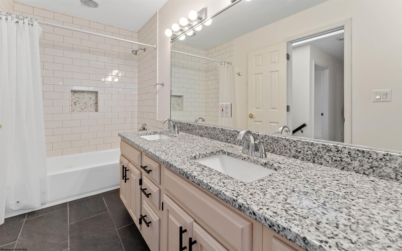 4673 Shadyside Lane, Morgantown, West Virginia 26508, 5 Bedrooms Bedrooms, 10 Rooms Rooms,4 BathroomsBathrooms,Residential Rentals,For Rent,Shadyside,10164421