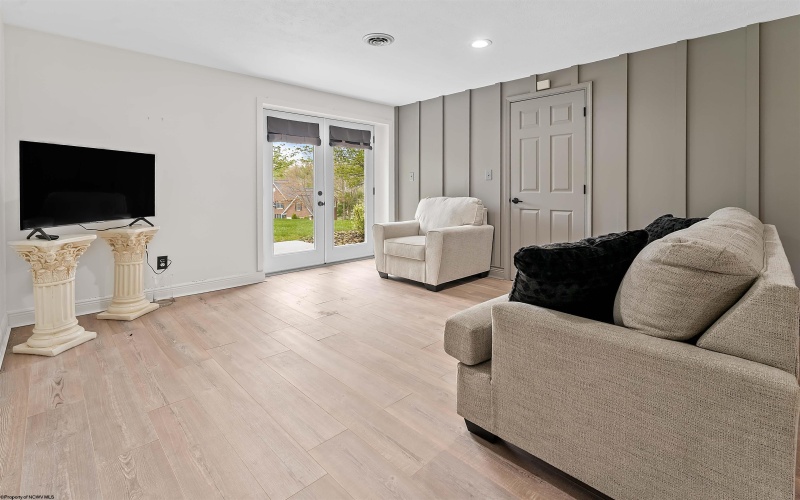 4673 Shadyside Lane, Morgantown, West Virginia 26508, 5 Bedrooms Bedrooms, 10 Rooms Rooms,4 BathroomsBathrooms,Residential Rentals,For Rent,Shadyside,10164421