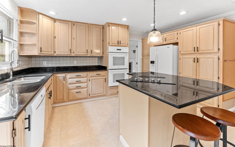 4673 Shadyside Lane, Morgantown, West Virginia 26508, 5 Bedrooms Bedrooms, 10 Rooms Rooms,4 BathroomsBathrooms,Residential Rentals,For Rent,Shadyside,10164421