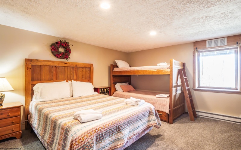 699 Ridge Road, Davis, West Virginia 26260, 4 Bedrooms Bedrooms, 7 Rooms Rooms,4 BathroomsBathrooms,Single Family Detached,For Sale,Ridge,10164432