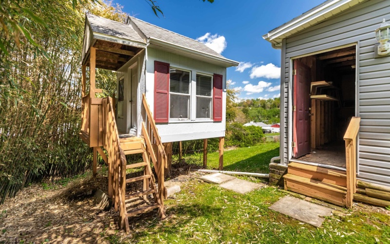 525 Woodhaven Drive, Morgantown, West Virginia 26505, 3 Bedrooms Bedrooms, 8 Rooms Rooms,2 BathroomsBathrooms,Single Family Detached,For Sale,Woodhaven,10164429