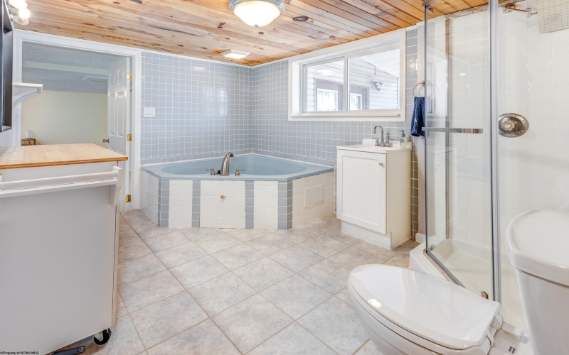 525 Woodhaven Drive, Morgantown, West Virginia 26505, 3 Bedrooms Bedrooms, 8 Rooms Rooms,2 BathroomsBathrooms,Single Family Detached,For Sale,Woodhaven,10164429