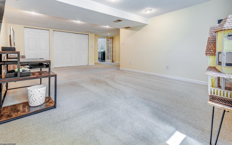 525 Woodhaven Drive, Morgantown, West Virginia 26505, 3 Bedrooms Bedrooms, 8 Rooms Rooms,2 BathroomsBathrooms,Single Family Detached,For Sale,Woodhaven,10164429