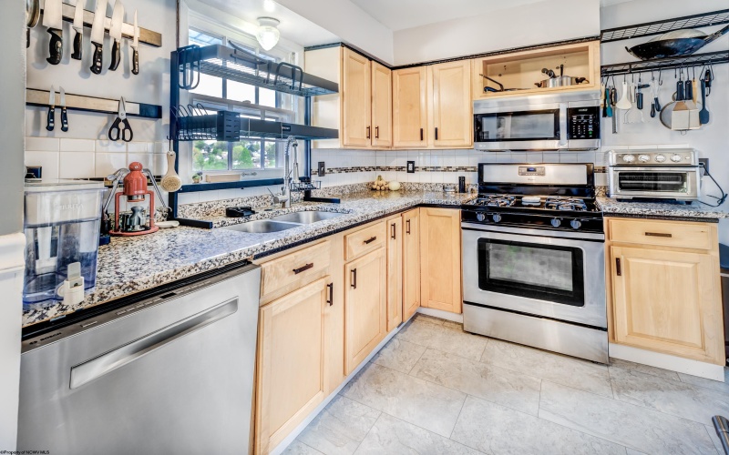 525 Woodhaven Drive, Morgantown, West Virginia 26505, 3 Bedrooms Bedrooms, 8 Rooms Rooms,2 BathroomsBathrooms,Single Family Detached,For Sale,Woodhaven,10164429