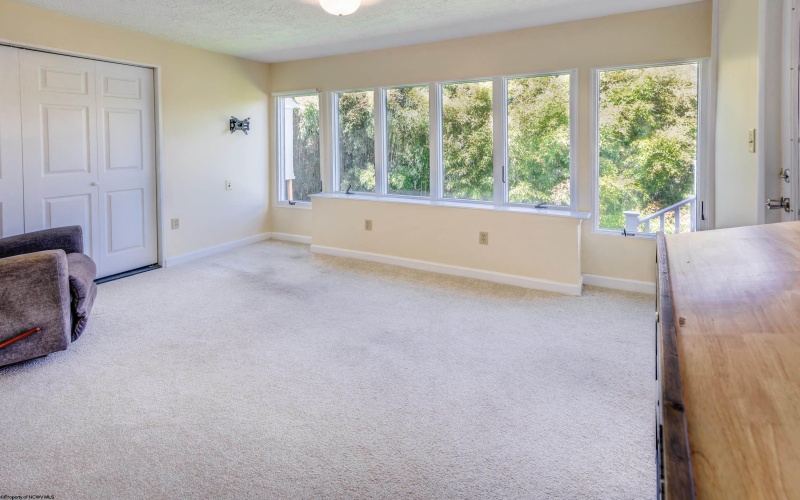 525 Woodhaven Drive, Morgantown, West Virginia 26505, 3 Bedrooms Bedrooms, 8 Rooms Rooms,2 BathroomsBathrooms,Single Family Detached,For Sale,Woodhaven,10164429