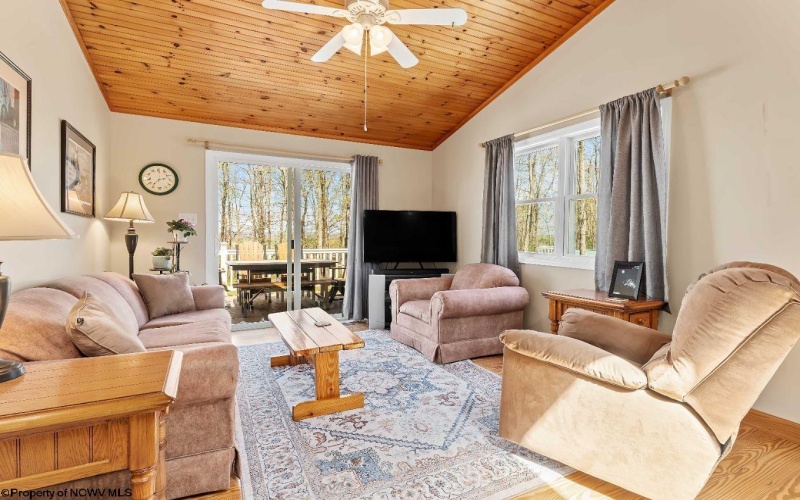 1263 Moccasin Rocks Road, Bruceton Mills, West Virginia 26525, 3 Bedrooms Bedrooms, 6 Rooms Rooms,2 BathroomsBathrooms,Single Family Detached,For Sale,Moccasin Rocks,10164427