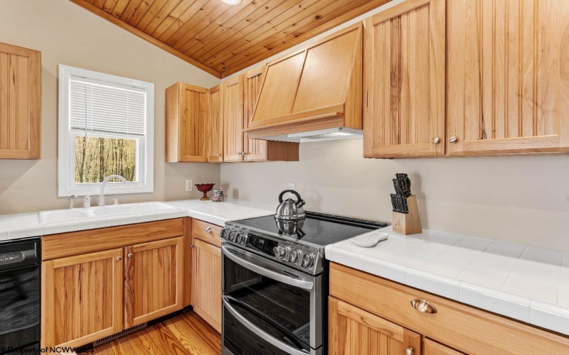 1263 Moccasin Rocks Road, Bruceton Mills, West Virginia 26525, 3 Bedrooms Bedrooms, 6 Rooms Rooms,2 BathroomsBathrooms,Single Family Detached,For Sale,Moccasin Rocks,10164427