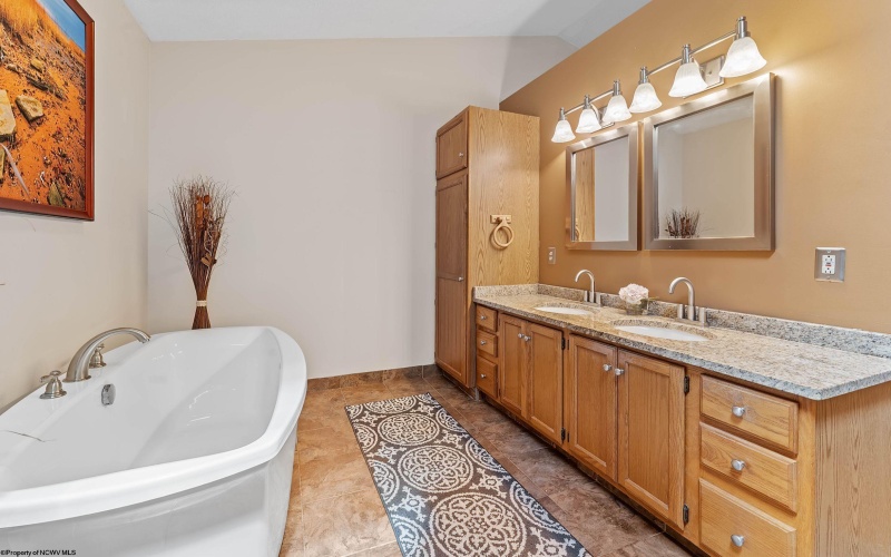 3726 Swallowtail Drive, Morgantown, West Virginia 26508, 3 Bedrooms Bedrooms, 8 Rooms Rooms,3 BathroomsBathrooms,Single Family Detached,For Sale,Swallowtail,10164413