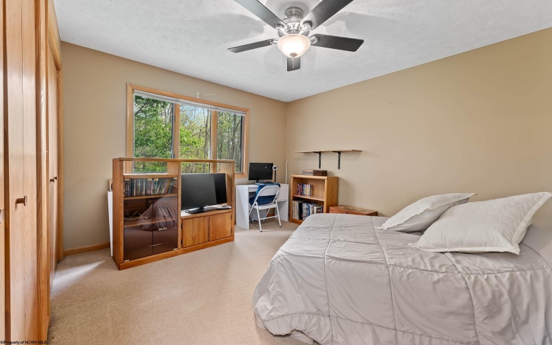 3726 Swallowtail Drive, Morgantown, West Virginia 26508, 3 Bedrooms Bedrooms, 8 Rooms Rooms,3 BathroomsBathrooms,Single Family Detached,For Sale,Swallowtail,10164413