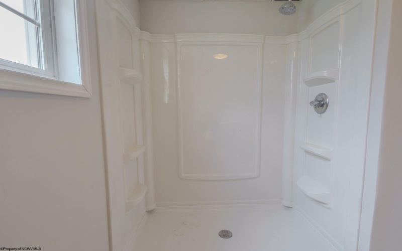 1615 Mary Lou Retton Drive, Fairmont, West Virginia 26554, 3 Bedrooms Bedrooms, 8 Rooms Rooms,2 BathroomsBathrooms,Single Family Detached,For Sale,Mary Lou Retton,10164411