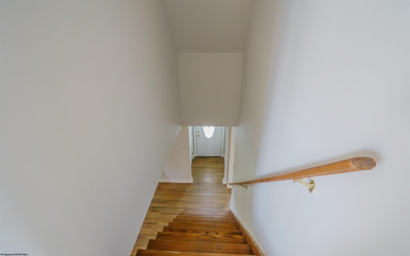 1615 Mary Lou Retton Drive, Fairmont, West Virginia 26554, 3 Bedrooms Bedrooms, 8 Rooms Rooms,2 BathroomsBathrooms,Single Family Detached,For Sale,Mary Lou Retton,10164411