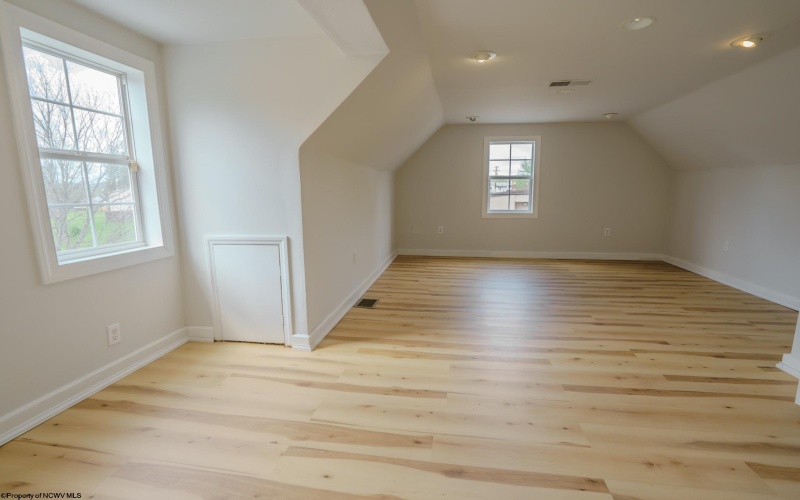 1615 Mary Lou Retton Drive, Fairmont, West Virginia 26554, 3 Bedrooms Bedrooms, 8 Rooms Rooms,2 BathroomsBathrooms,Single Family Detached,For Sale,Mary Lou Retton,10164411