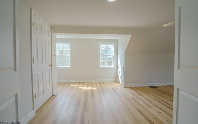 1615 Mary Lou Retton Drive, Fairmont, West Virginia 26554, 3 Bedrooms Bedrooms, 8 Rooms Rooms,2 BathroomsBathrooms,Single Family Detached,For Sale,Mary Lou Retton,10164411