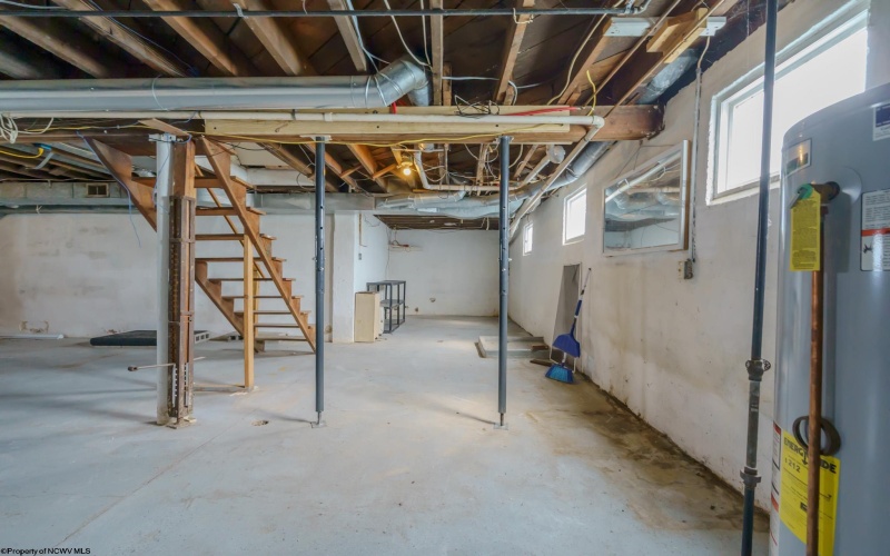 1615 Mary Lou Retton Drive, Fairmont, West Virginia 26554, 3 Bedrooms Bedrooms, 8 Rooms Rooms,2 BathroomsBathrooms,Single Family Detached,For Sale,Mary Lou Retton,10164411