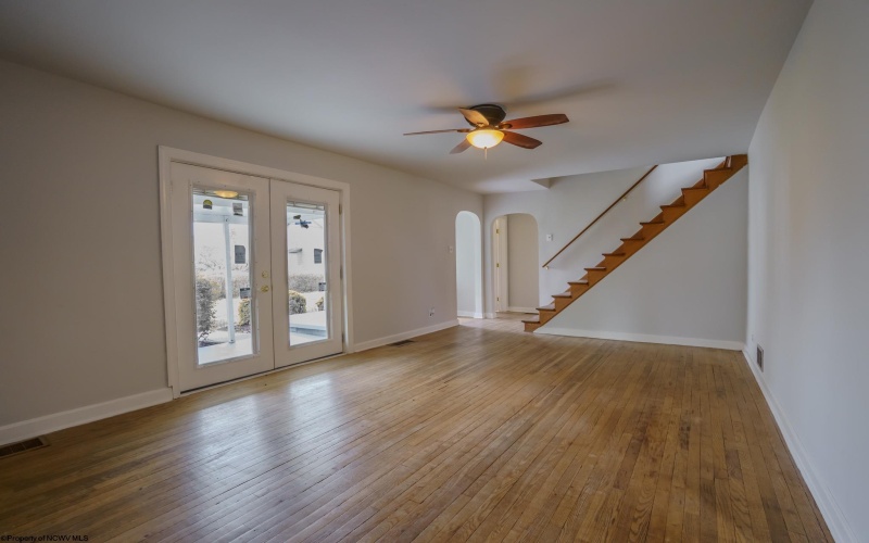 1615 Mary Lou Retton Drive, Fairmont, West Virginia 26554, 3 Bedrooms Bedrooms, 8 Rooms Rooms,2 BathroomsBathrooms,Single Family Detached,For Sale,Mary Lou Retton,10164411