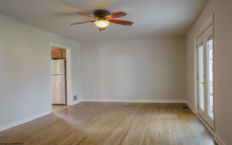 1615 Mary Lou Retton Drive, Fairmont, West Virginia 26554, 3 Bedrooms Bedrooms, 8 Rooms Rooms,2 BathroomsBathrooms,Single Family Detached,For Sale,Mary Lou Retton,10164411