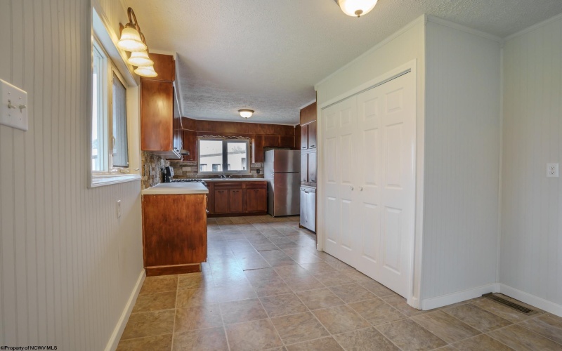 1615 Mary Lou Retton Drive, Fairmont, West Virginia 26554, 3 Bedrooms Bedrooms, 8 Rooms Rooms,2 BathroomsBathrooms,Single Family Detached,For Sale,Mary Lou Retton,10164411