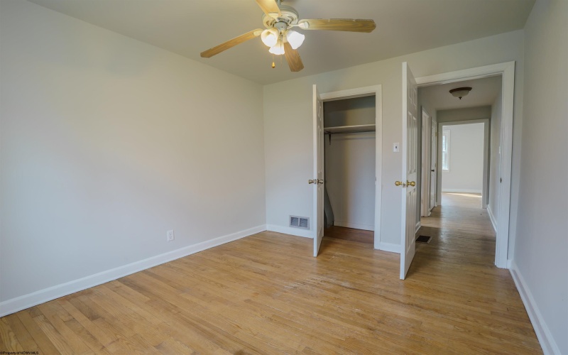 1615 Mary Lou Retton Drive, Fairmont, West Virginia 26554, 3 Bedrooms Bedrooms, 8 Rooms Rooms,2 BathroomsBathrooms,Single Family Detached,For Sale,Mary Lou Retton,10164411