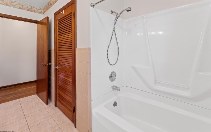 1000 Morningside Drive, Morgantown, West Virginia 26508, 5 Bedrooms Bedrooms, 6 Rooms Rooms,2 BathroomsBathrooms,Single Family Detached,For Sale,Morningside,10164424