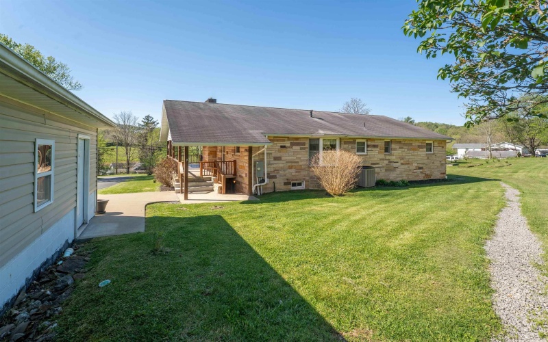 1000 Morningside Drive, Morgantown, West Virginia 26508, 5 Bedrooms Bedrooms, 6 Rooms Rooms,2 BathroomsBathrooms,Single Family Detached,For Sale,Morningside,10164424