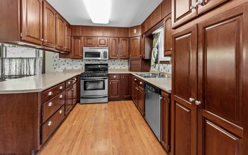 1000 Morningside Drive, Morgantown, West Virginia 26508, 5 Bedrooms Bedrooms, 6 Rooms Rooms,2 BathroomsBathrooms,Single Family Detached,For Sale,Morningside,10164424