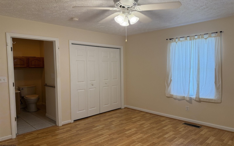 1205 Main Street, Clarksburg, West Virginia 26301, 3 Bedrooms Bedrooms, 6 Rooms Rooms,2 BathroomsBathrooms,Single Family Detached,For Sale,Main,10164423