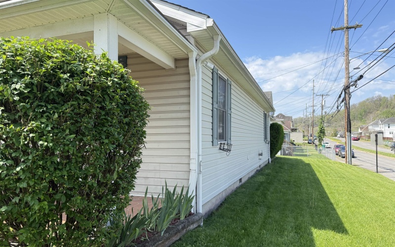 1205 Main Street, Clarksburg, West Virginia 26301, 3 Bedrooms Bedrooms, 6 Rooms Rooms,2 BathroomsBathrooms,Single Family Detached,For Sale,Main,10164423