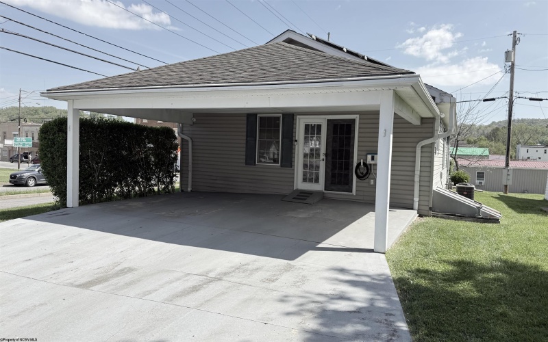 1205 Main Street, Clarksburg, West Virginia 26301, 3 Bedrooms Bedrooms, 6 Rooms Rooms,2 BathroomsBathrooms,Single Family Detached,For Sale,Main,10164423