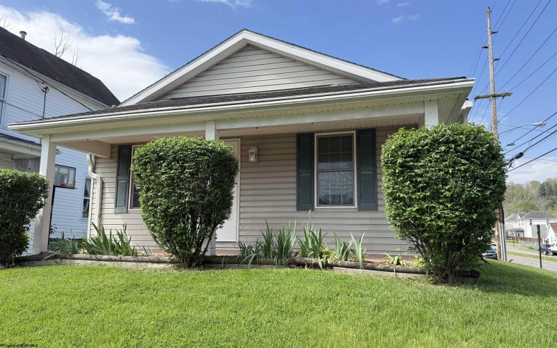 1205 Main Street, Clarksburg, West Virginia 26301, 3 Bedrooms Bedrooms, 6 Rooms Rooms,2 BathroomsBathrooms,Single Family Detached,For Sale,Main,10164423