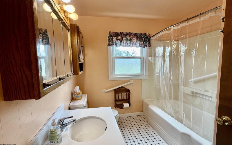 1557 Mansfield Drive, Philippi, West Virginia 26416, 3 Bedrooms Bedrooms, 8 Rooms Rooms,1 BathroomBathrooms,Single Family Detached,For Sale,Mansfield,10164420