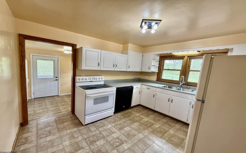 1557 Mansfield Drive, Philippi, West Virginia 26416, 3 Bedrooms Bedrooms, 8 Rooms Rooms,1 BathroomBathrooms,Single Family Detached,For Sale,Mansfield,10164420