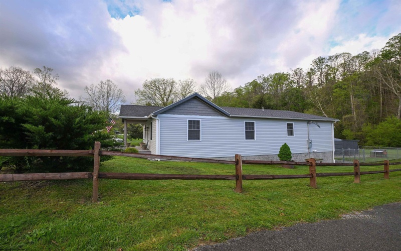 550 Saltwell Road, Shinnston, West Virginia 26431, 3 Bedrooms Bedrooms, 5 Rooms Rooms,2 BathroomsBathrooms,Single Family Detached,For Sale,Saltwell,10164422