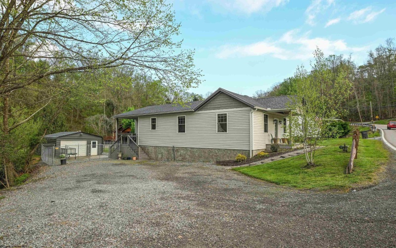 550 Saltwell Road, Shinnston, West Virginia 26431, 3 Bedrooms Bedrooms, 5 Rooms Rooms,2 BathroomsBathrooms,Single Family Detached,For Sale,Saltwell,10164422