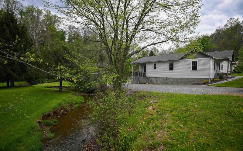 550 Saltwell Road, Shinnston, West Virginia 26431, 3 Bedrooms Bedrooms, 5 Rooms Rooms,2 BathroomsBathrooms,Single Family Detached,For Sale,Saltwell,10164422