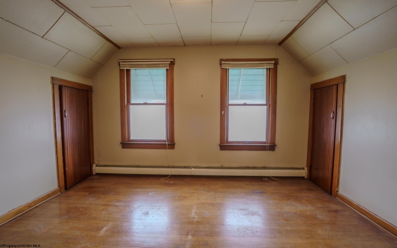 1058 Indiana Avenue, Fairmont, West Virginia 26554, 3 Bedrooms Bedrooms, 6 Rooms Rooms,1 BathroomBathrooms,Single Family Detached,For Sale,Indiana,10164412