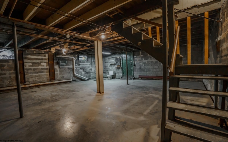 1058 Indiana Avenue, Fairmont, West Virginia 26554, 3 Bedrooms Bedrooms, 6 Rooms Rooms,1 BathroomBathrooms,Single Family Detached,For Sale,Indiana,10164412