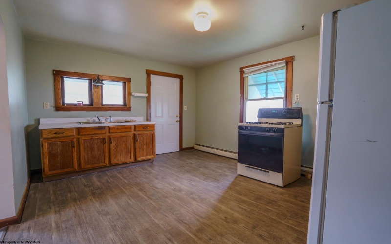 1058 Indiana Avenue, Fairmont, West Virginia 26554, 3 Bedrooms Bedrooms, 6 Rooms Rooms,1 BathroomBathrooms,Single Family Detached,For Sale,Indiana,10164412