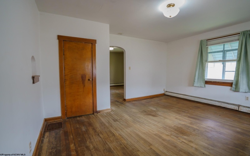 1058 Indiana Avenue, Fairmont, West Virginia 26554, 3 Bedrooms Bedrooms, 6 Rooms Rooms,1 BathroomBathrooms,Single Family Detached,For Sale,Indiana,10164412