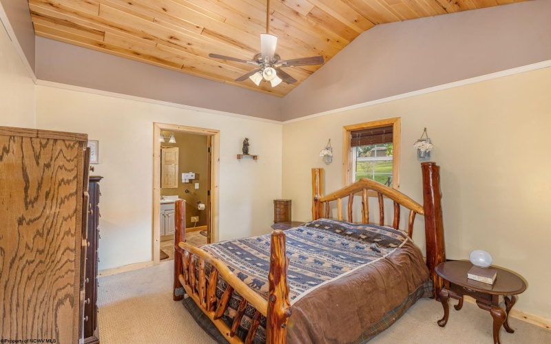 122 Center Street, Kingwood, West Virginia 26537, 3 Bedrooms Bedrooms, 8 Rooms Rooms,3 BathroomsBathrooms,Single Family Detached,For Sale,Center,10164415