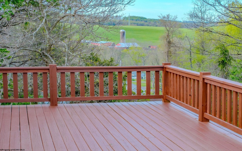 122 Center Street, Kingwood, West Virginia 26537, 3 Bedrooms Bedrooms, 8 Rooms Rooms,3 BathroomsBathrooms,Single Family Detached,For Sale,Center,10164415