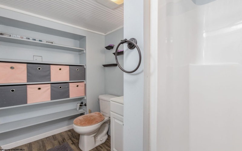 122 Center Street, Kingwood, West Virginia 26537, 3 Bedrooms Bedrooms, 8 Rooms Rooms,3 BathroomsBathrooms,Single Family Detached,For Sale,Center,10164415