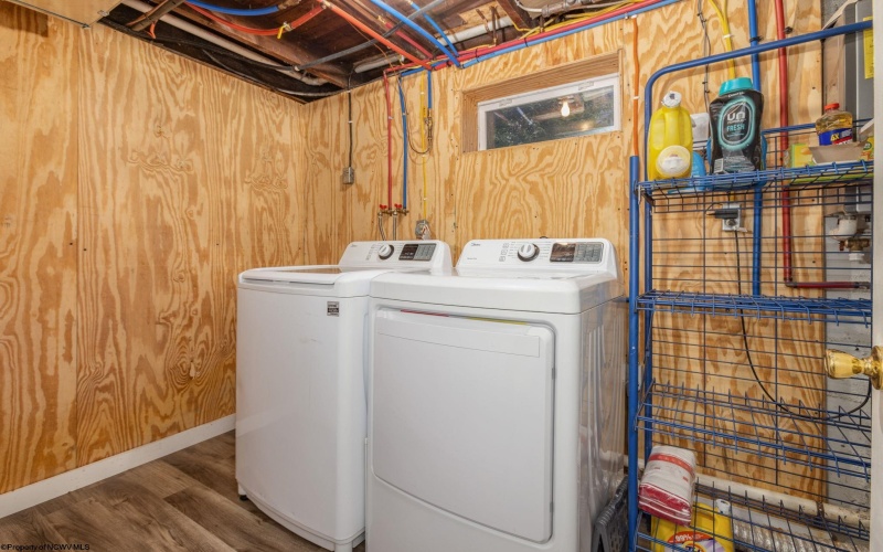 122 Center Street, Kingwood, West Virginia 26537, 3 Bedrooms Bedrooms, 8 Rooms Rooms,3 BathroomsBathrooms,Single Family Detached,For Sale,Center,10164415