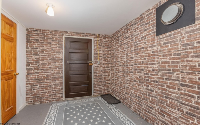 122 Center Street, Kingwood, West Virginia 26537, 3 Bedrooms Bedrooms, 8 Rooms Rooms,3 BathroomsBathrooms,Single Family Detached,For Sale,Center,10164415